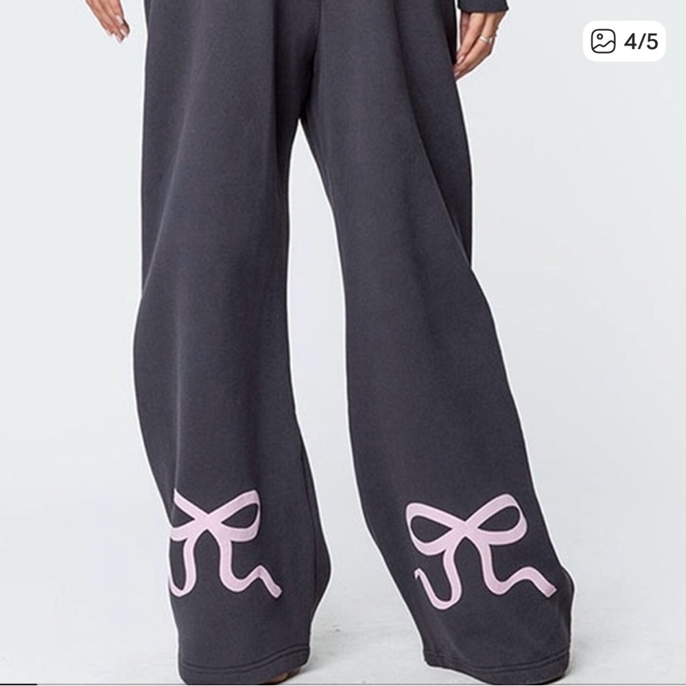 Edikted Bonney Bow Black Sweatpants Pink Bow Detail - Picture 5 of 10
